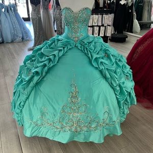 Tiffany blue Q by Davinci Quinceañera Ball Gown